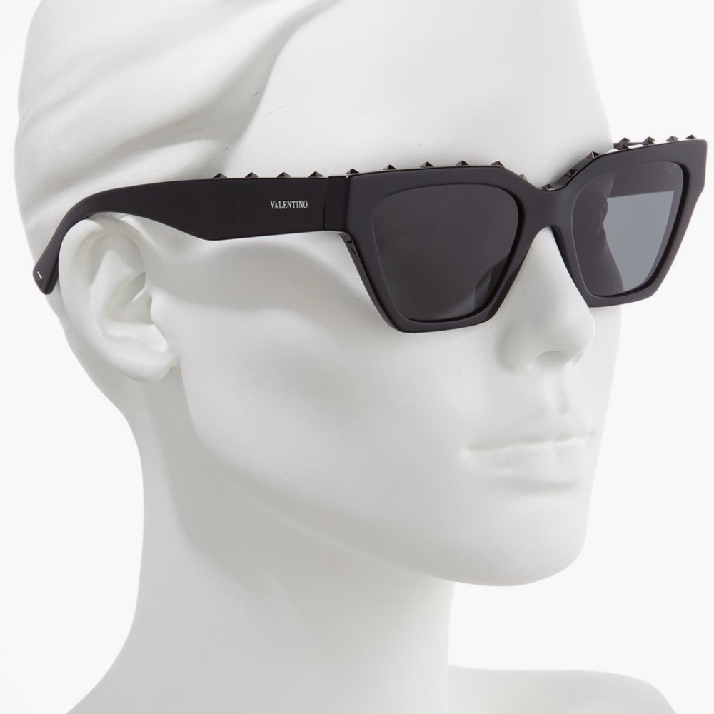 Valentino 53mm Rockstud Cat Eye Sunglasses in Black New - Picture 3 of 12